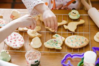 Kruche ciasteczka na Boże Narodzenie: przepisy na ciasteczka do schrupania i na choinkę