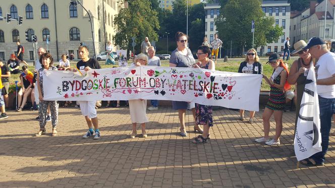 Bydgoszcz solidarna z Białymstokiem. - Każdy ma prawo do miłości i szacunku! [ZDJĘCIA] 