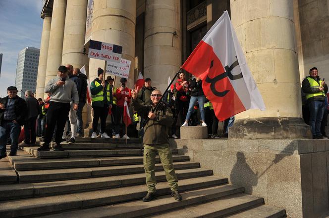 Protest Rolników w Warszawie, gorąco pod PKiN