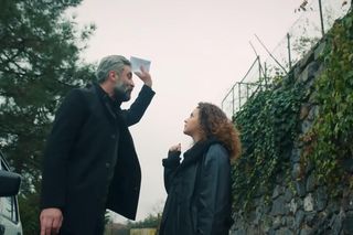 Miłość i nadzieja. Melis zginie? Ahmet rzuci się z nożem na córkę Bülenta!