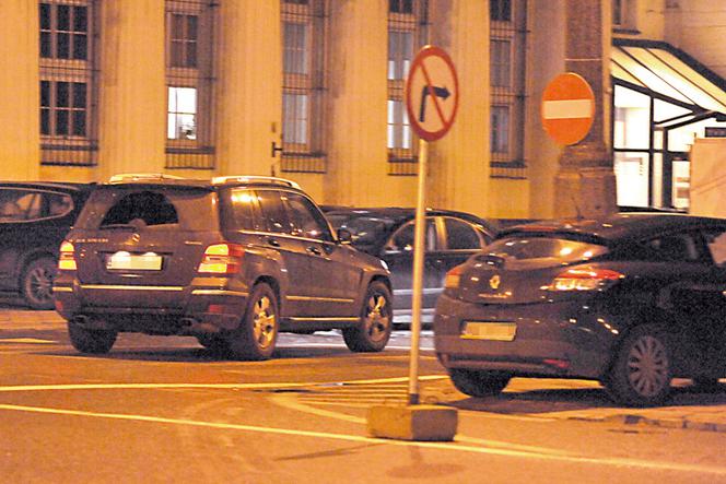 Spieszy się na lans, jedzie pod prąd