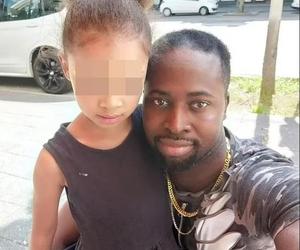 Pedofil zadźgał 6-latkę i zgwałcił jej zwłoki. Potem podpalił dom świąteczną choinką