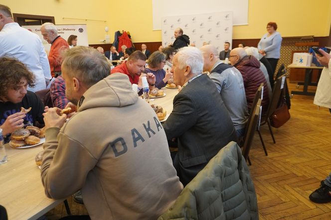 Mistrzostwa Poznania w jedzeniu pączków na czas