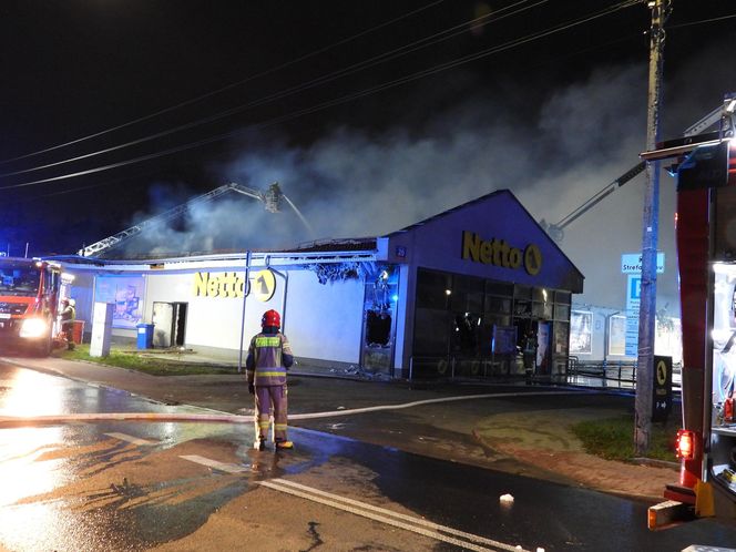 Gigantyczny pożar sklepu w Grodzisku Mazowieckim