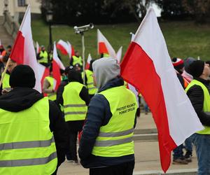 Protest rolników 20 marca w Lublinie. Przeszli ulicami miasta pod LUW