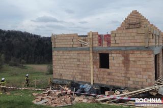 Ściana zawaliła się na budowie w Małopolsce. Dwóch rannych pracowników trafiło do szpitala