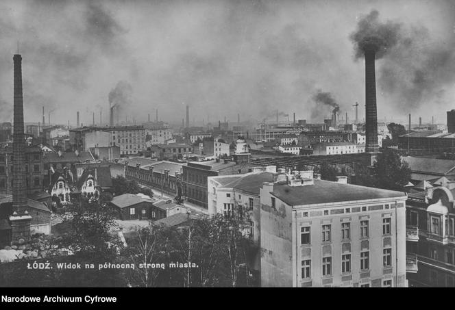 Północna strona miasta. Widoczne kominy fabryczne, 1918 - 1939