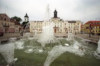 STARE MIASTO FONTANNA NA RYNKU