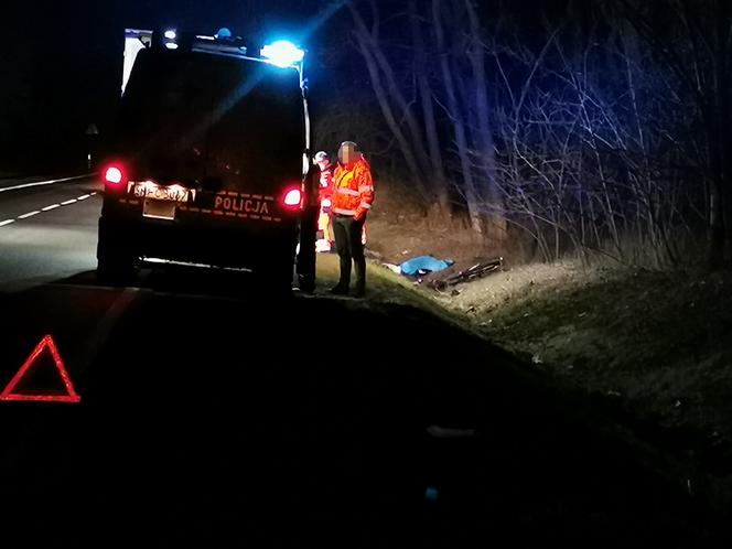 Jechał rowerem do pracy w piekarni. Zmiotła go ciężarówka