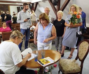 Uczestnicy wydarzenia mogli posłuchać o dotychczasowych dokonaniach literackich Renaty Chojeckiej