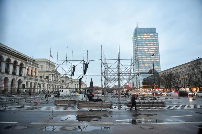 Finał WOŚP 2023. Budowa sceny w Warszawie