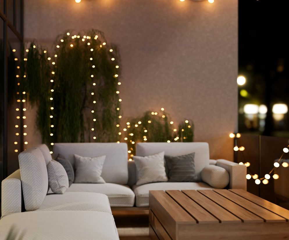 Minimalistyczny balkon. W2025 roku wygrywa z estetyką boho i urban jungle
