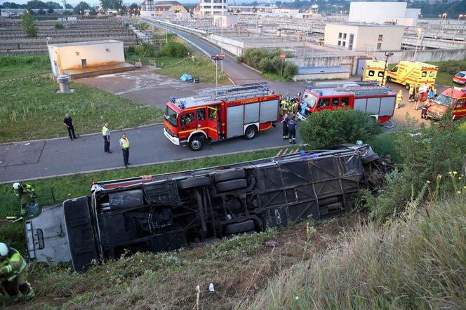 Wypadek polskiego autokaru w Niemczech obok Drezna. NIE ŻYJE 9 osób, około 40 rannych