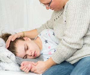 Drgawki - przyczyny. Co oznaczają drgawki?