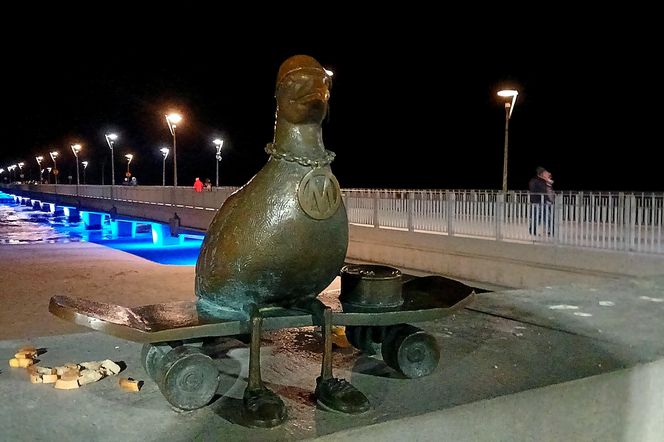 Rzeźby "Marianów" w Kołobrzegu