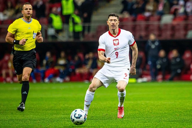 Holandia - Polska NA ŻYWO: Holendrzy coraz mocniej cisną! Oblężony Skorupski [WYNIK]