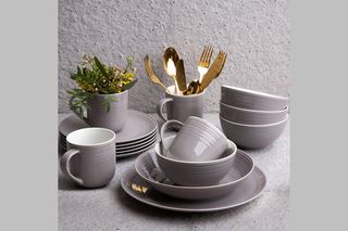 Naczynia stołowe na jesień inspirowane naturą – najpiękniejsze wzory ze sklepów sieciowych, niezależynych i manufaktur