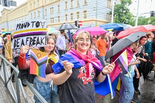 17. Wrocławski Marsz Równości wystartował. Na trasie pojawili się przeciwnicy 