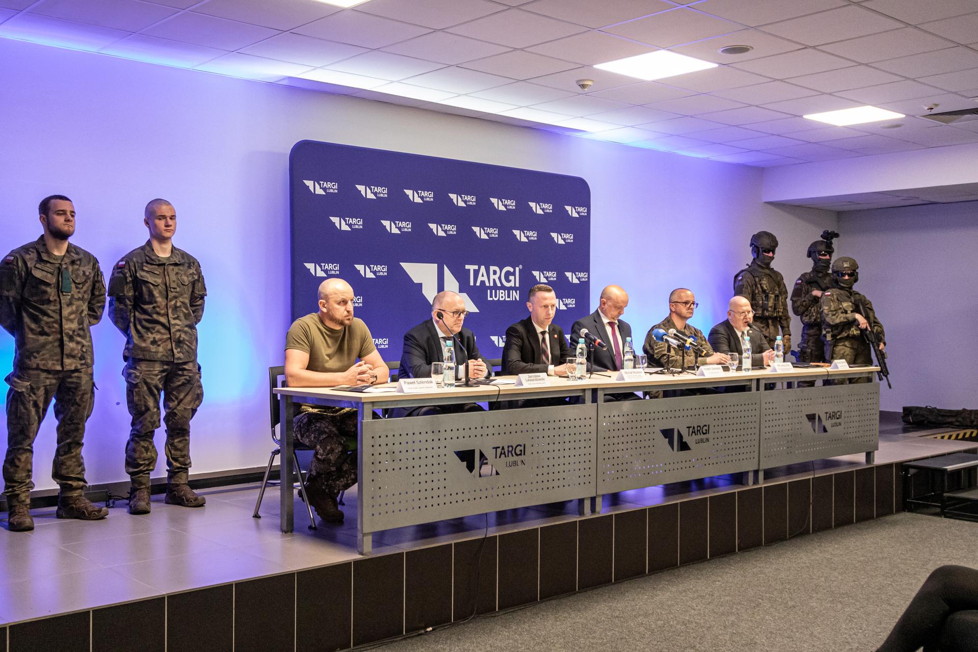 Konferencja przed Zlotem Miłośników Broni, Militariów i Survivalu "Militaria Pro Arma"
