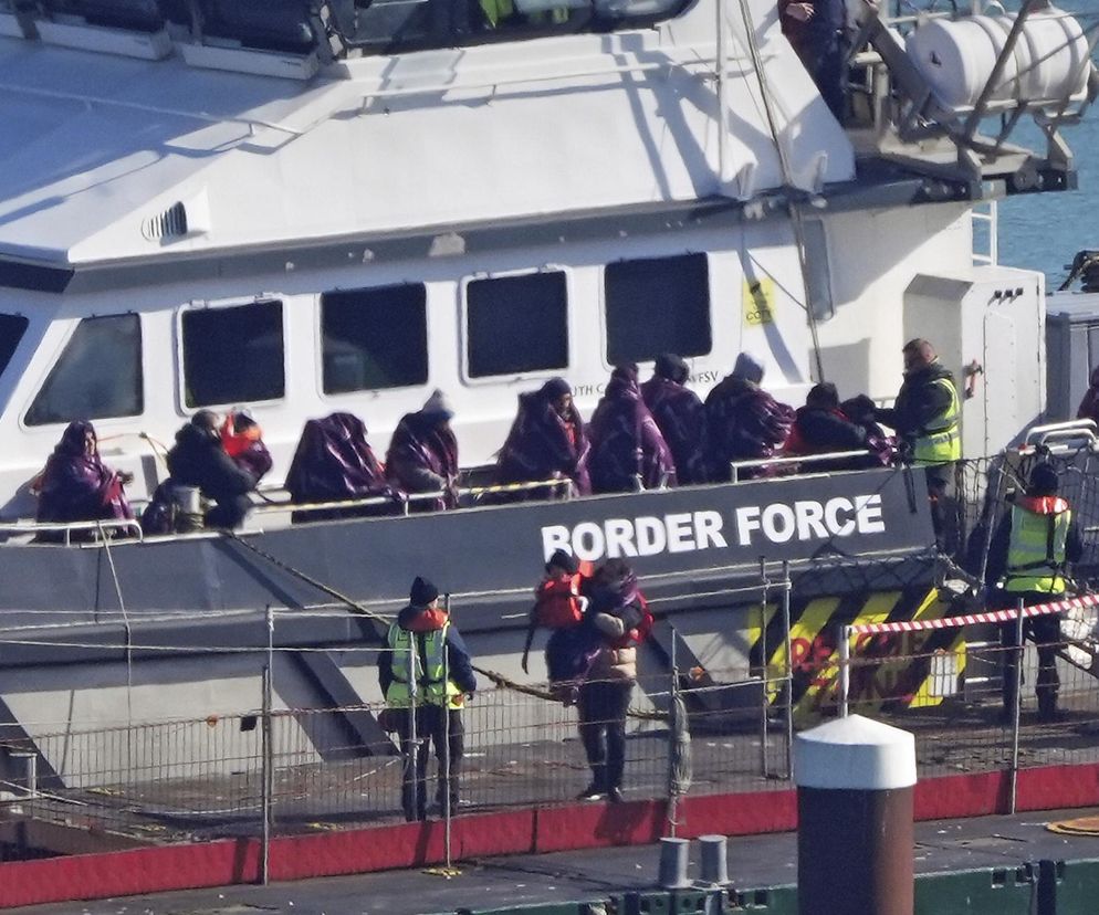 Katastrofa łodzi! 62 osoby w wodzie, w tym dzieci. Jest ofiara śmiertelna