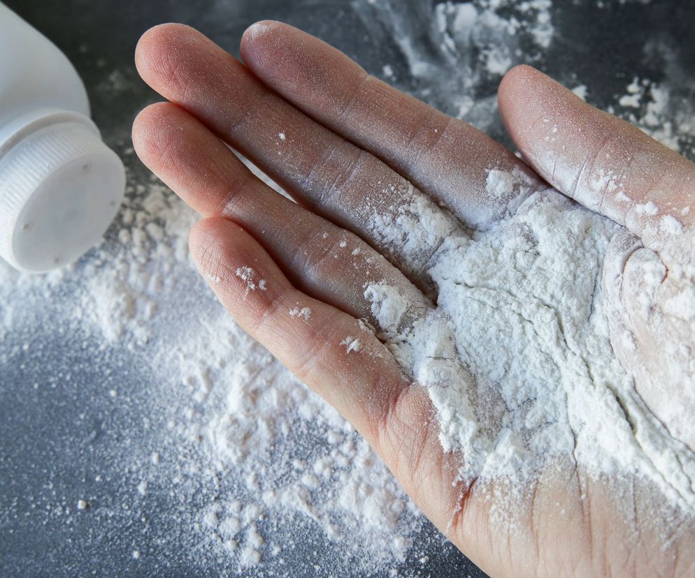 Talk ma właściwości zmiękczające, dlatego kosmetyki, które go zawierają są lekkie, przyjemne w dotyku.