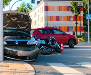 Wypadek policjanta w Piekarach Śląskich. Jechał motocyklem