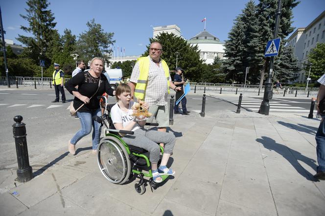 Protest niepełnosprawnych w sejmie zakończony