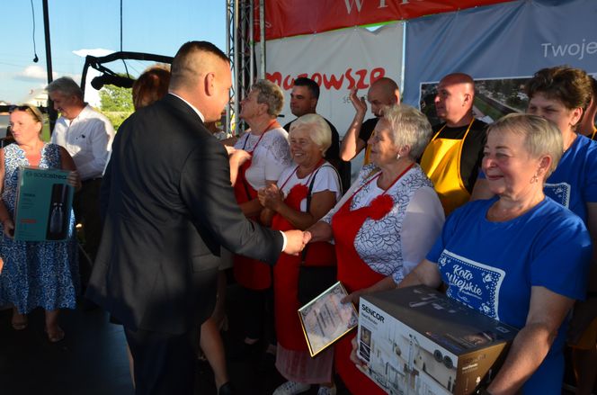 W konkursie na najlepsze pierogi w powiecie Siedleckim w 2025 roku zwyciężył męski zespół KGW „Sami Swoi” z Kotunia! 