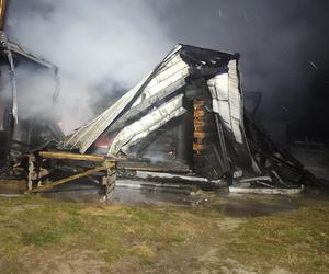 Tragedia pod Radomiem. Drewniany dom doszczętnie spłonął 