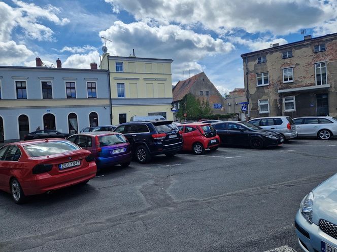 Zmiany na Placu Powstańców w Lesznie 