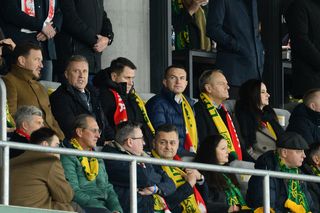 Skandaliczny transparent z Donaldem Tuskiem na meczu w Kownie