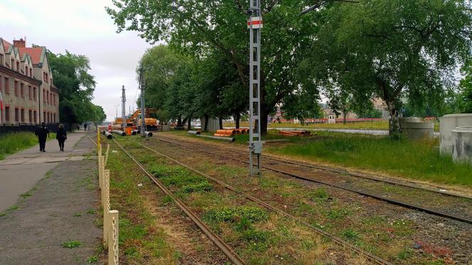 Piwnice przedwojennych kamienic pod torowiskiem tramwajowym w Szczecinie