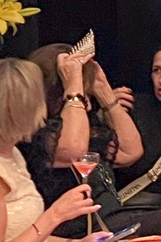 Agnieszka Perepeczko je, pije i tańcuje w środku nocy