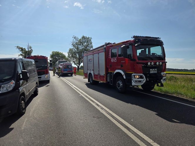 Jechali na wycieczkę. Wypadek niedaleko Krotoszyna z udziałem autokaru z uczniami z pow. rawickiego