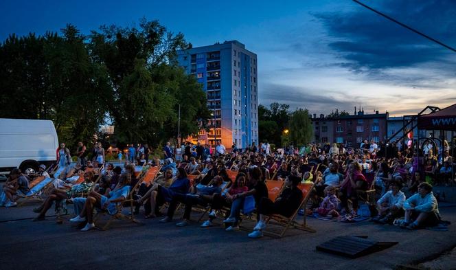 Do Dąbrowy Górniczej powróciło bezpłatne kino letnie. Co będzie grane w ramach plenerowych seansów? 