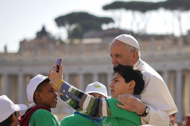 Papież ma już dość selfie