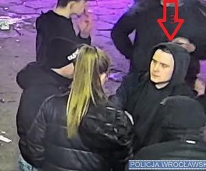 Policja szuka sprawców pobicia pod Pasażem Niepolda we Wrocławiu