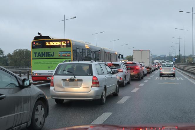 Kumulacja miejskich remontów. Tramwajarze paraliżują Warszawę 