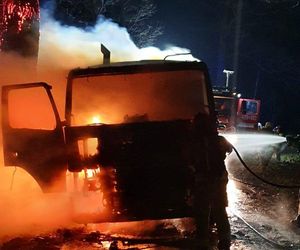 Ciężarówka płonęła jak pochodnia! Droga była zablokowana