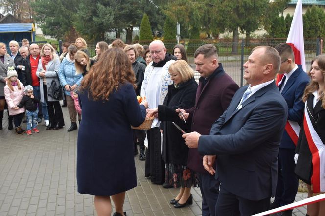 Zespół Szkolno-Przedszkolny w Hołubli oficjalnie wzbogacił się o nową i bardzo nowoczesną część budynku w środę 30 października 2024 roku.