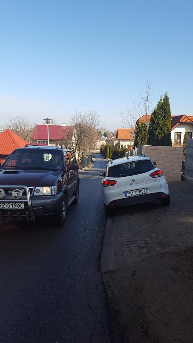 Spacerowa w Rzeszowie - wąską polną dróżką do dużych deweloperskich osiedli