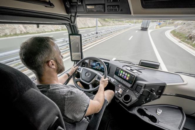 Mercedes Actros - system MirrorCam