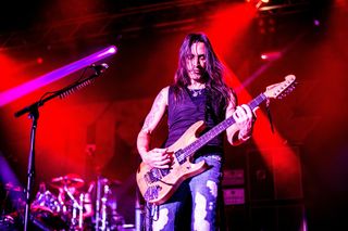 Nuno Bettencourt od lat gra u boku Rihanny. Jak doszło do tej współpracy?