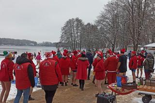 Mikołajkowa kąpiel olsztyńskich morsów
