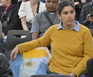 Plac Świętego Piotra wypełniony wiernymi. Modlitwa za papieża Franciszka wzrusza do łez