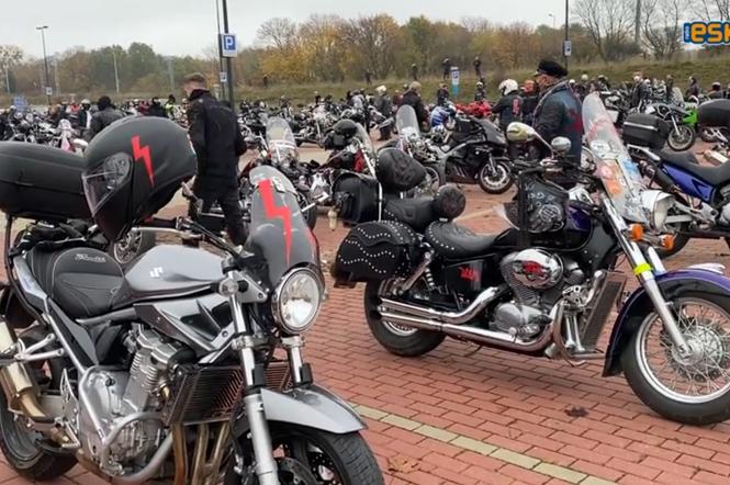 STRAJK KOBIET w Łodzi: w weekend do protestu przyłączyli się motocykliści. Łodzianie wsparli sprzedawców spod cmentarzy [WIDEO]
