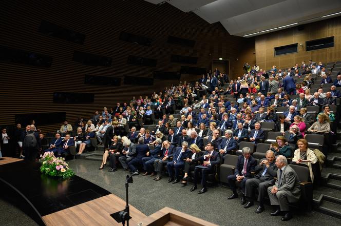 Otwarcie było elementem obchodów 105. rocznicy inauguracji pierwszego roku akademickiego Wszechnicy Piastowskiej, późniejszego Uniwersytetu Poznańskiego.