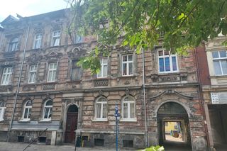 Bydgoszczanka w stolicy stworzyła palmę, a w Bydgoszczy magiczną lustrzaną bramę. Jak po latach wygląda ta instalacja? 