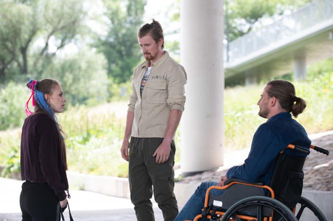 Na Wspólnej, odcinek 3137, Daria (Patrycja Topajew), Adam (Marcin Rogacewicz), Dawid (Daniel Mosior)