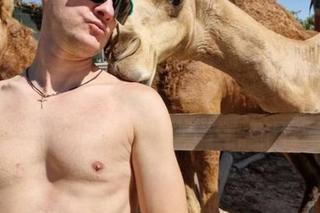 Marcin Mroczek (Piotrek w M jak miłość) na wakacjach w Omenie